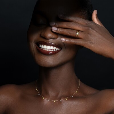 Collier La Brune & La Blonde Mini rivière confetti en or jaune, saphir jaune et diamants