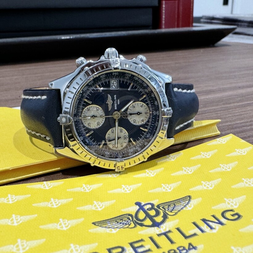 Montre Breitling Chronomat Chronographe A13051.