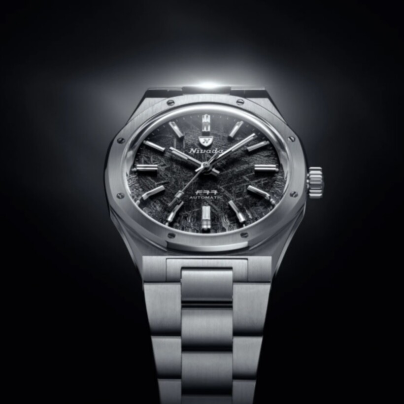 Montre NIVADA GRENCHEN F77 METEORITE TITANIUM.