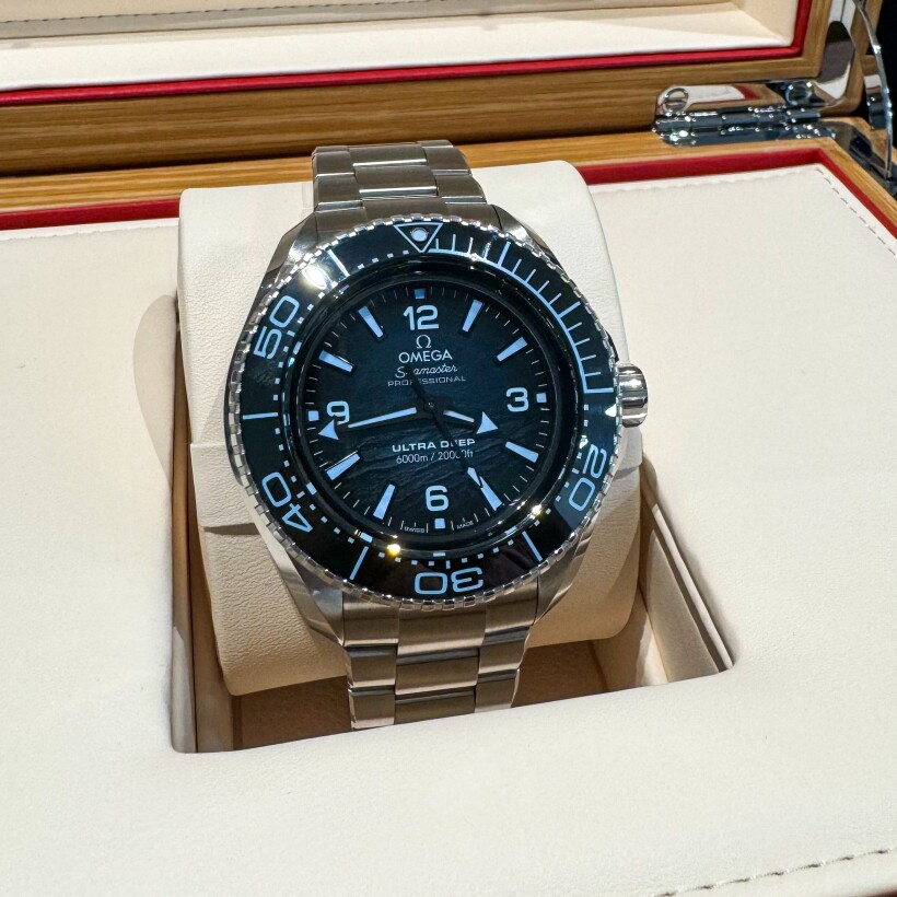 Montre Omega Seamaster Planet Ocean Ultra Deep.