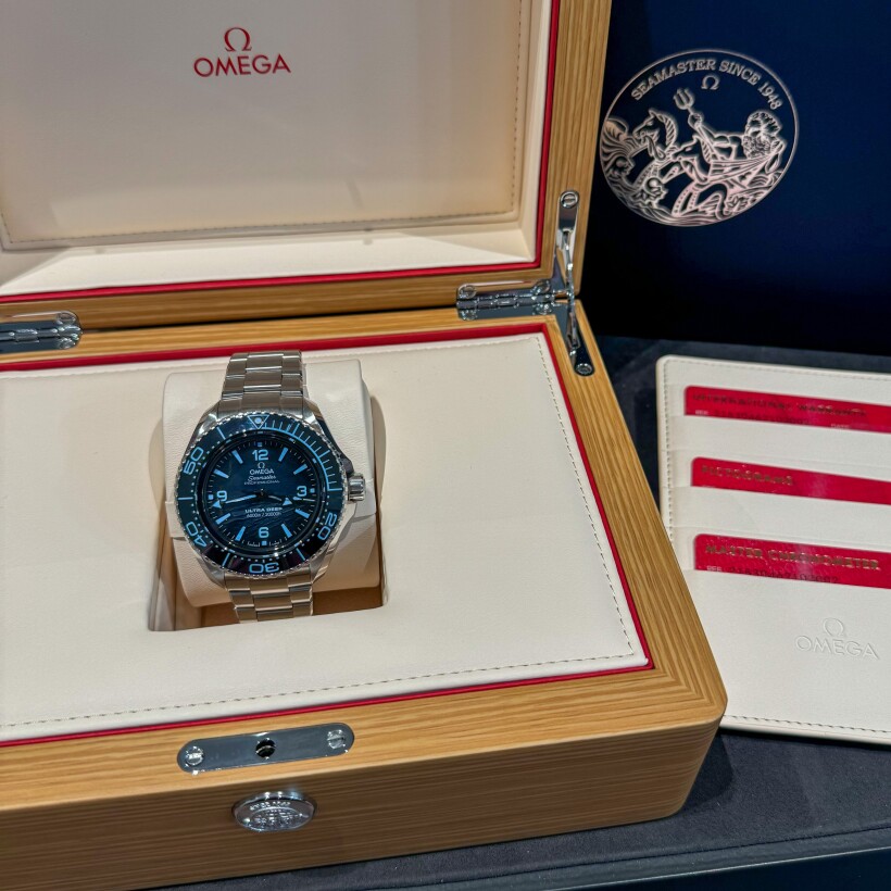 Montre Omega Seamaster Planet Ocean Ultra Deep.