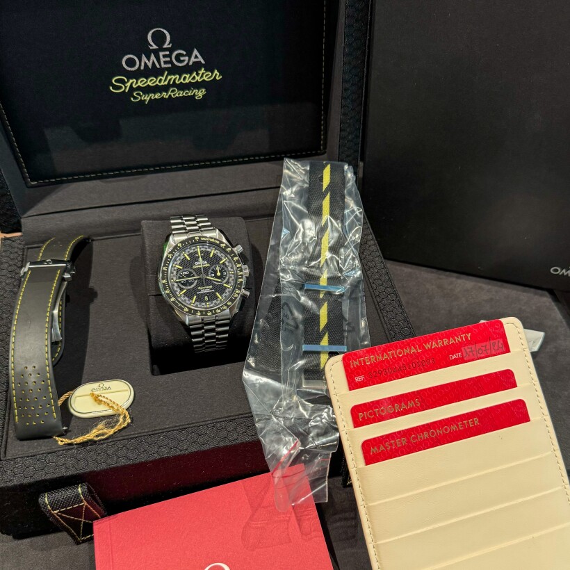 Montre OMEGA Speedmaster Super Racing Chronographe Co-Axial Master Chronometer 44.25mm