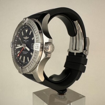 Montre Breitling Avenger Automatic GMT 43