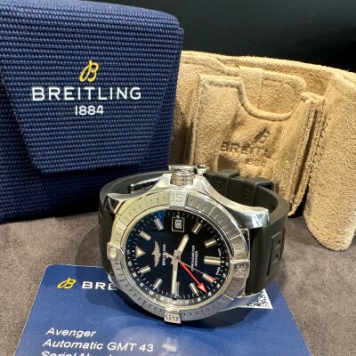 Montre Breitling Avenger Automatic GMT 43