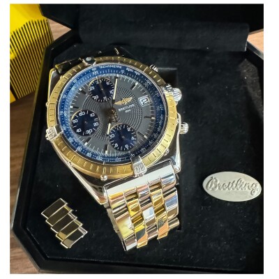 Montre Breitling Chronomat Chronographe B13050.