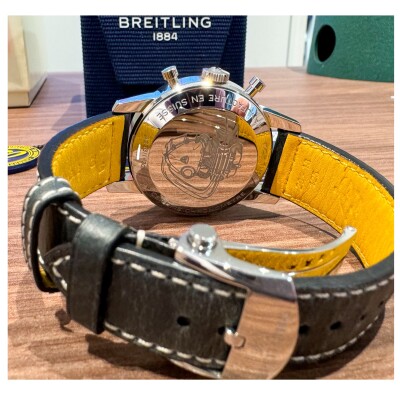 Montre Breitling Top time B01 Triumph.