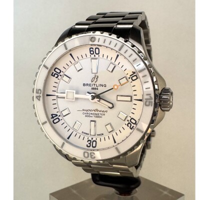 Montre Breitling Superocean Automatic 36 A17377.