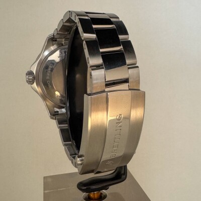 Montre Breitling Superocean Automatic 36 A17377.