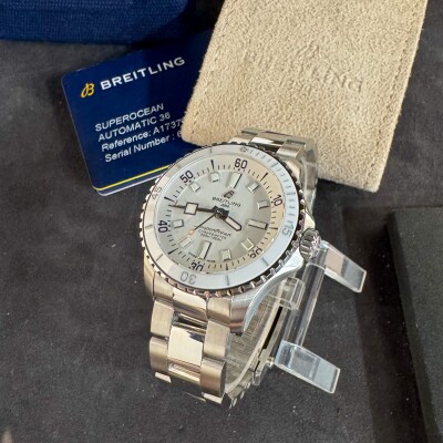 Montre Breitling Superocean Automatic 36 A17377.