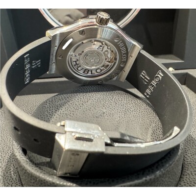 Montre Hublot Classic Fusion Titanium 38mm