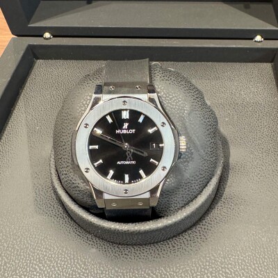 Montre Hublot Classic Fusion Titanium 38mm