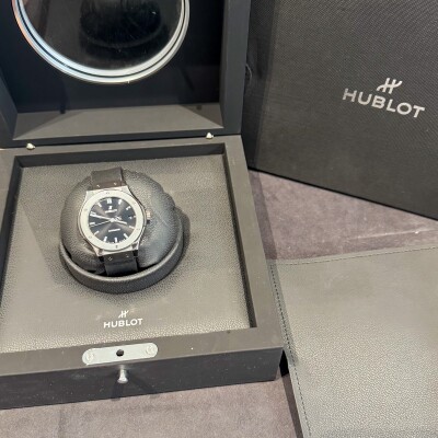 Montre Hublot Classic Fusion Titanium 38mm