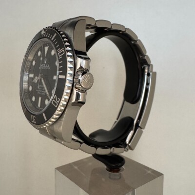 Montre Rolex Submariner No date 114060.