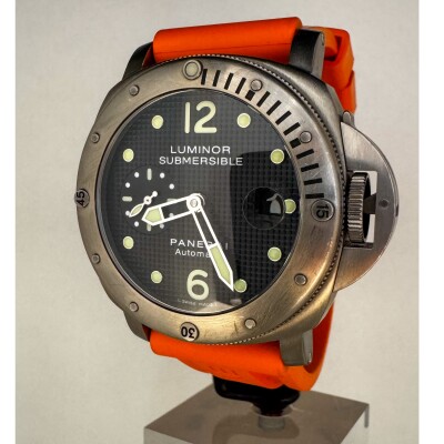 Montre Panerai Luminor Submersible Titane PAM00025.