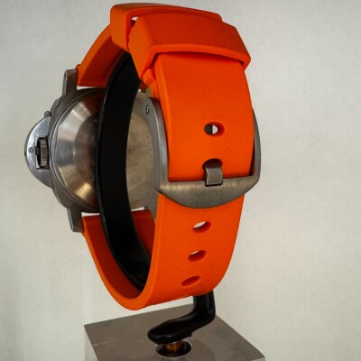 Montre Panerai Luminor Submersible Titane PAM00025.