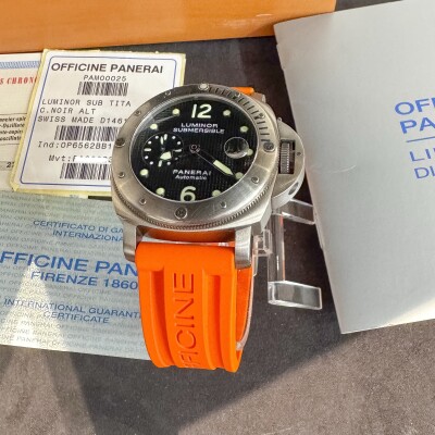 Montre Panerai Luminor Submersible Titane PAM00025.