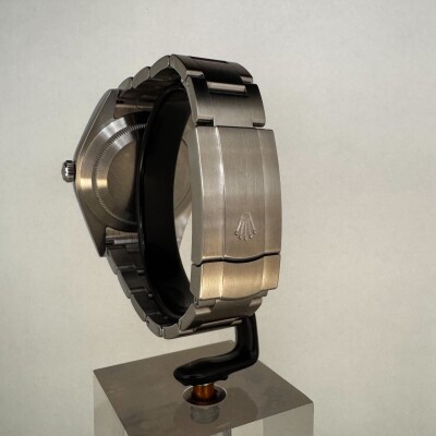 Montre Rolex Oyster Perpetual 39 114300.