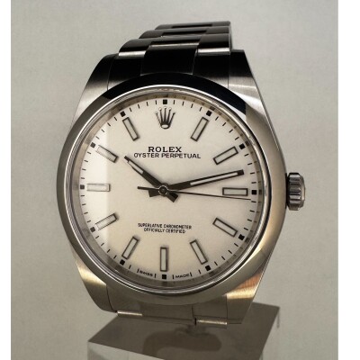 Montre Rolex Oyster Perpetual 39 114300.