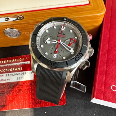 Montre Omega Seamaster 300 Chronographe Ed Emirates Team Newzealand.