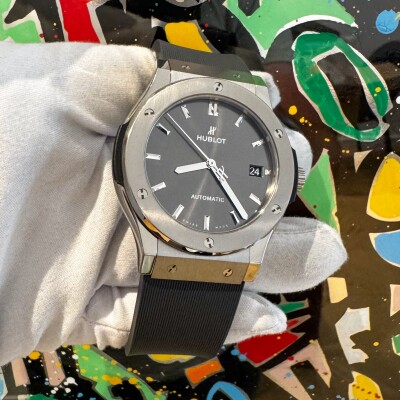 Montre Hublot Classic Fusion Racing Grey Titanium 45mm