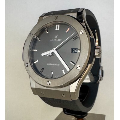 Montre Hublot Classic Fusion Racing Grey Titanium 45mm