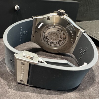 Montre Hublot Classic Fusion Racing Grey Titanium 45mm