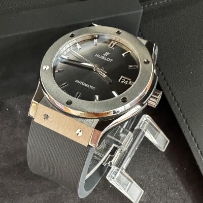 Montre Hublot Classic Fusion Racing Grey Titanium 45mm