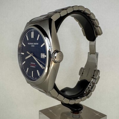 Montre Frederique Constant Hightlife COSC.