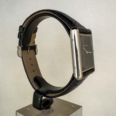 Montre Tank Must Grand modèle, mouvement quartz, acier, cuir