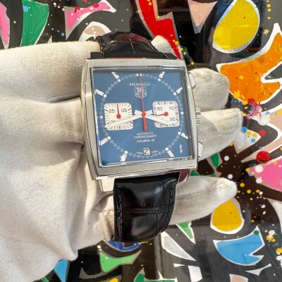 Montre TAG Heuer Monaco Chronographe Calibre 12 CAW2111