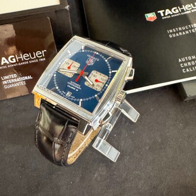 Montre TAG Heuer Monaco Chronographe Calibre 12 CAW2111