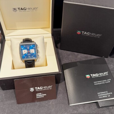 Montre TAG Heuer Monaco Chronographe Calibre 12 CAW2111