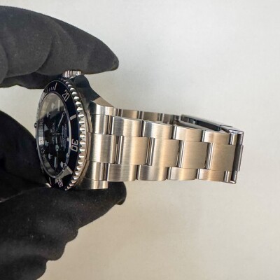 Montre Rolex Submariner no Date 124060.