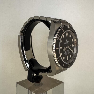 Montre Rolex Submariner no Date 124060.