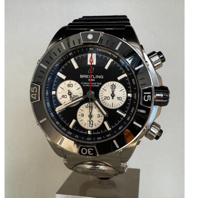 Montre Breitling Super Chronomat B01 UTC 44 AB0136