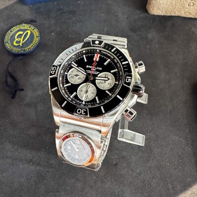 Montre Breitling Super Chronomat B01 UTC 44 AB0136