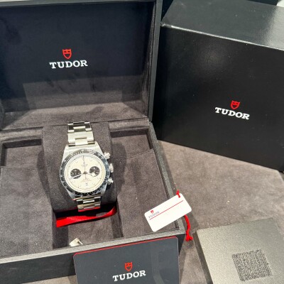 Montre Tudor Black Bay Chronographe 79360N
