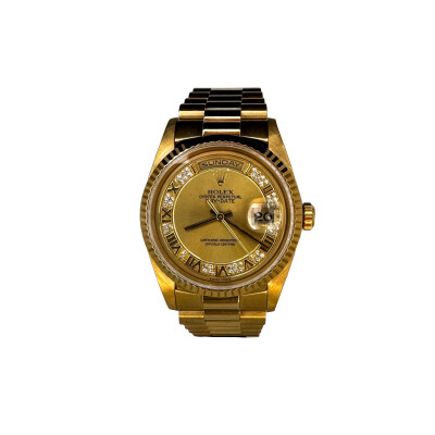 Montre Rolex Day Date 18238 Myriad Diamonds.