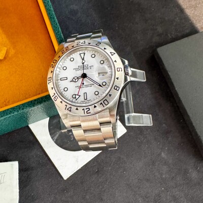 Montre Rolex Explorer II 16570.