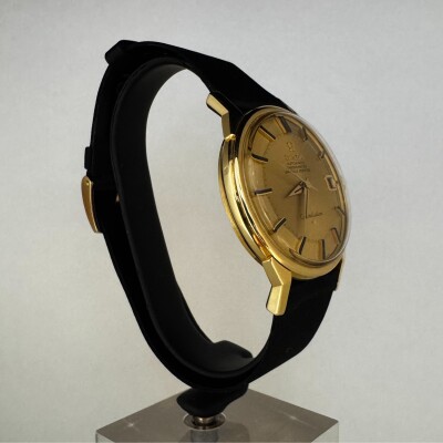 Montre Omega Constellation Pie Pan Or jaune.