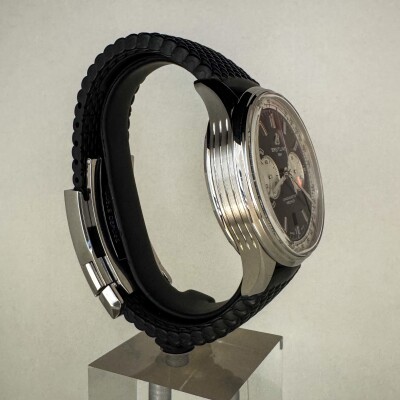 Montre Breitling Premier B01 Chronographe 42 AB0118.