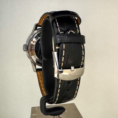 Montre Breitling Navitimer Automatic 38 A17325.