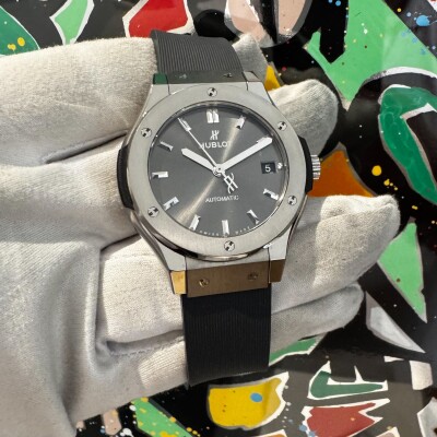 Montre Hublot Classic Fusion Titanium 38mm