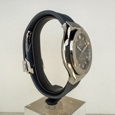 Montre Hublot Classic Fusion Titanium 38mm