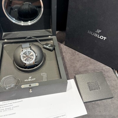 Montre Hublot Classic Fusion Titanium 38mm