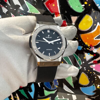 Montre Hublot Classic Fusion Titanium 42mm