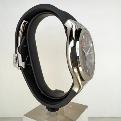 Montre Hublot Classic Fusion Titanium 42mm