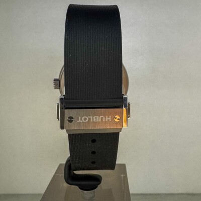Montre Hublot Classic Fusion Titanium 42mm