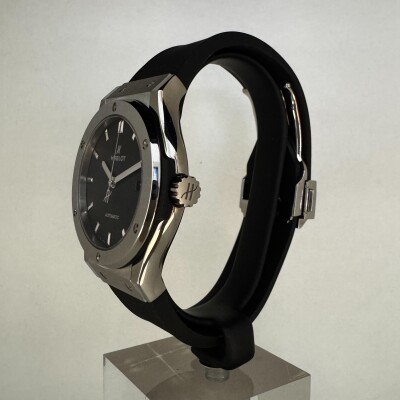 Montre Hublot Classic Fusion Titanium 42mm