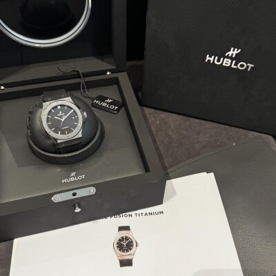 Montre Hublot Classic Fusion Titanium 42mm